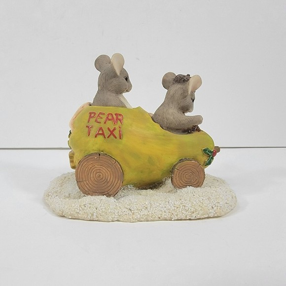 Silvestri Charming Tails Dean Griff Pear Taxi Figurine #87565 - Picture 3 of 9